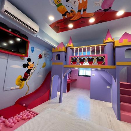 Fun Holiday Family Hostel 台南 エクステリア 写真