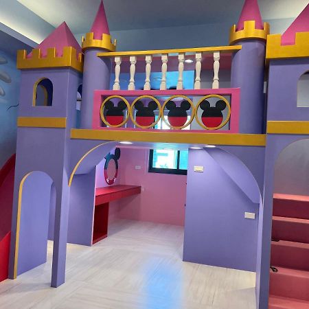 Fun Holiday Family Hostel 台南 エクステリア 写真
