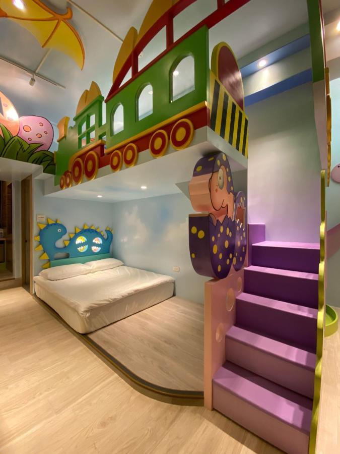 Fun Holiday Family Hostel 台南 エクステリア 写真