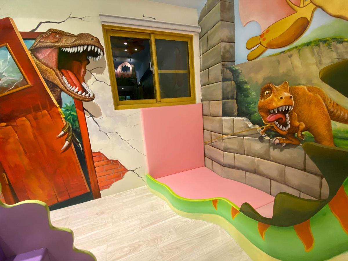 Fun Holiday Family Hostel 台南 エクステリア 写真