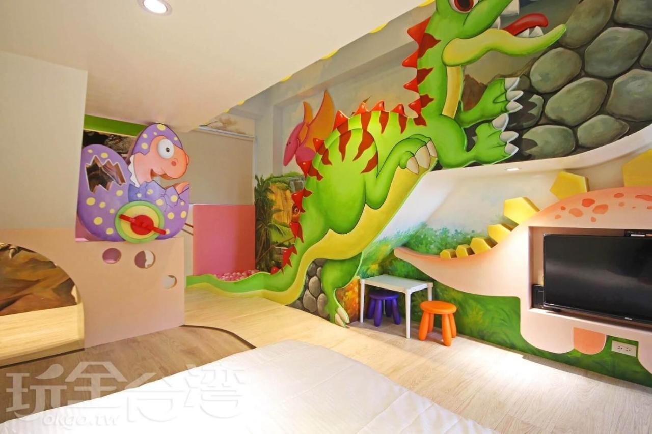 Fun Holiday Family Hostel 台南 エクステリア 写真