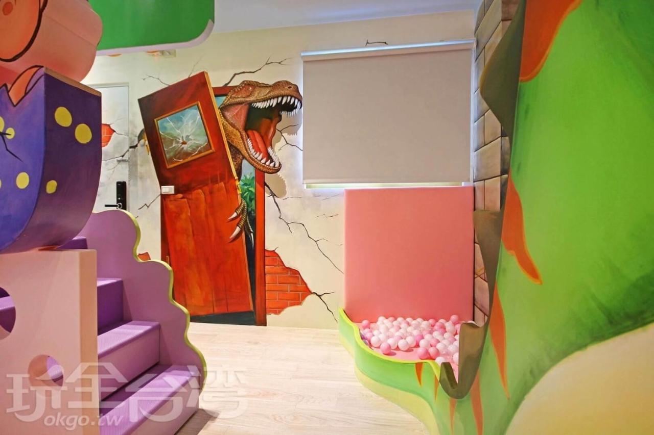 Fun Holiday Family Hostel 台南 エクステリア 写真
