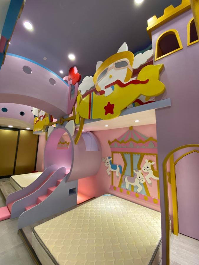 Fun Holiday Family Hostel 台南 エクステリア 写真