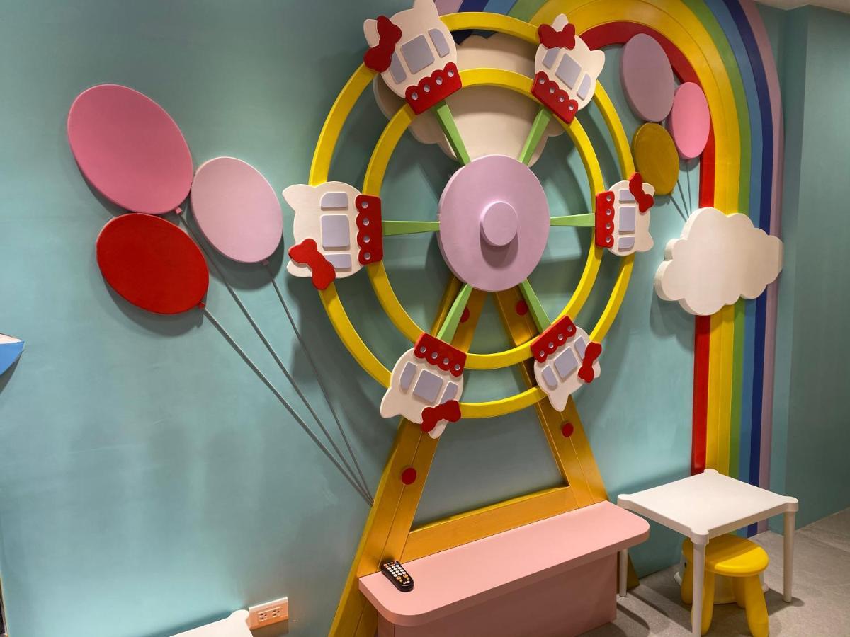 Fun Holiday Family Hostel 台南 エクステリア 写真