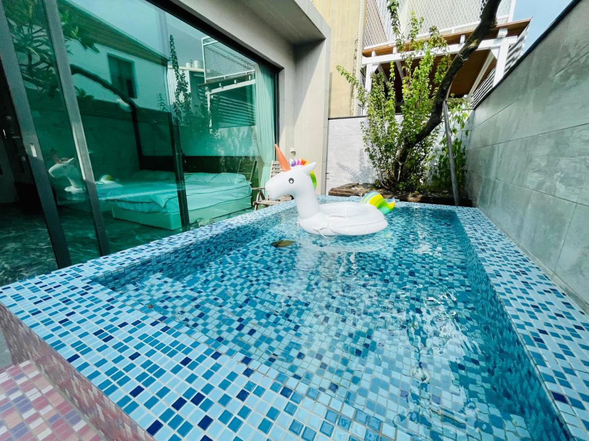 Fun Holiday Family Hostel 台南 エクステリア 写真
