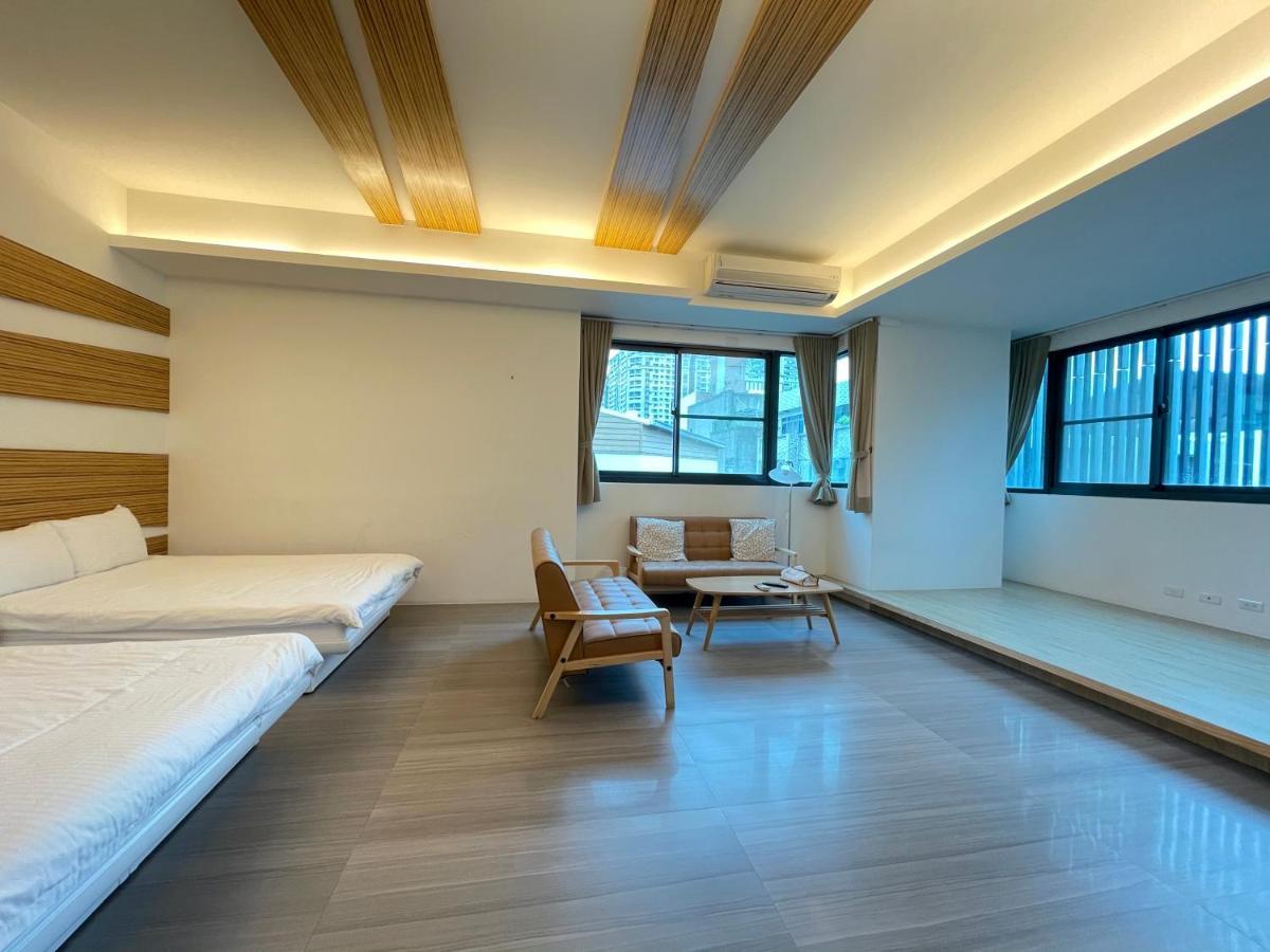 Fun Holiday Family Hostel 台南 エクステリア 写真