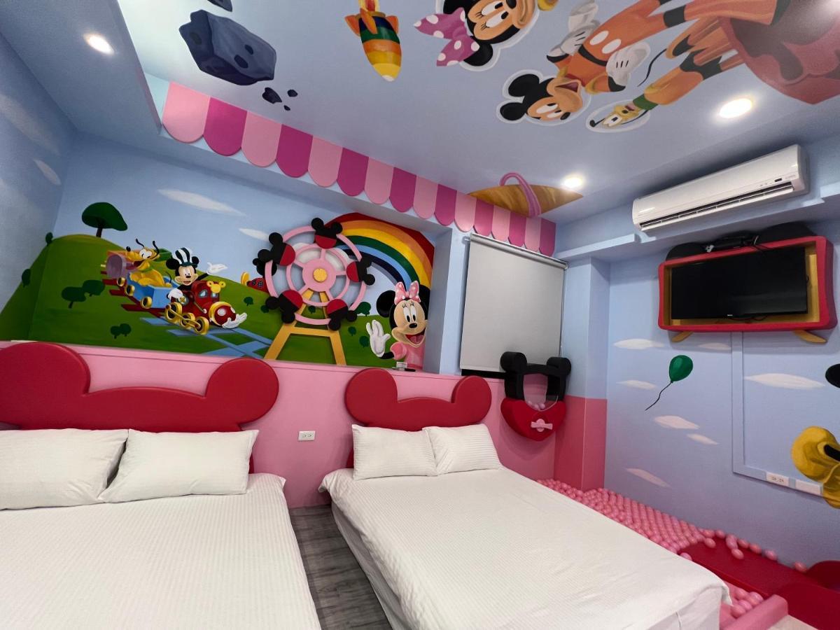 Fun Holiday Family Hostel 台南 エクステリア 写真