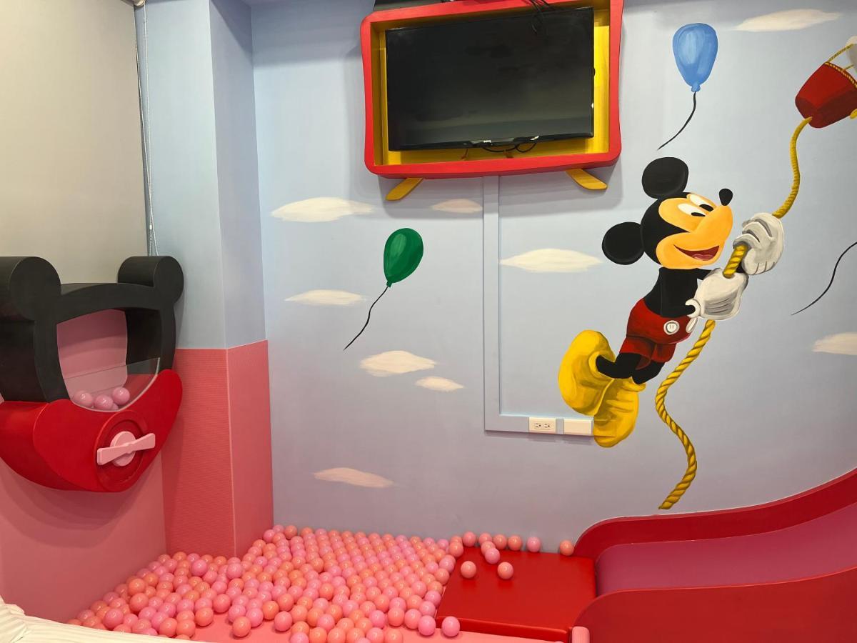 Fun Holiday Family Hostel 台南 エクステリア 写真