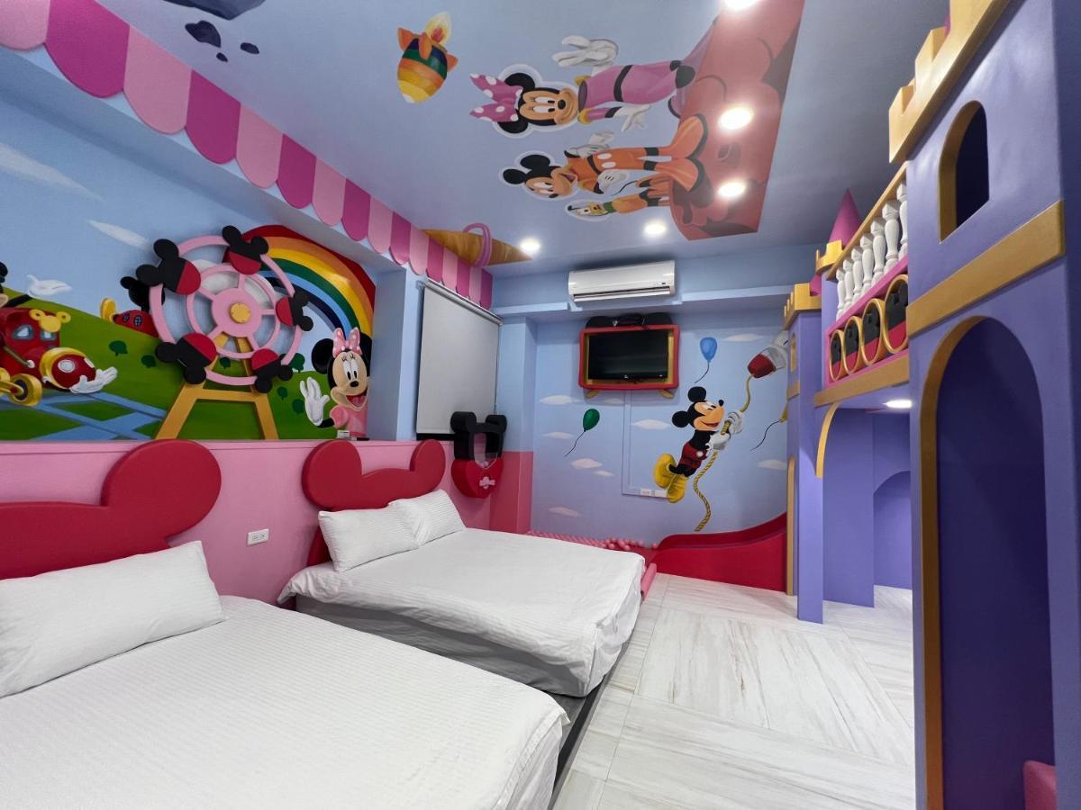 Fun Holiday Family Hostel 台南 エクステリア 写真