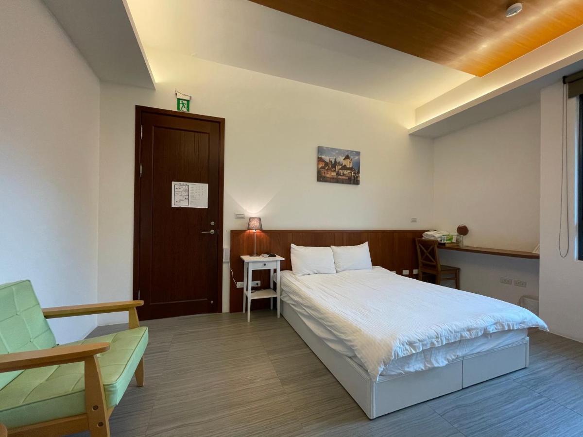 Fun Holiday Family Hostel 台南 エクステリア 写真
