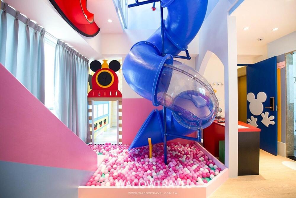 Fun Holiday Family Hostel 台南 エクステリア 写真