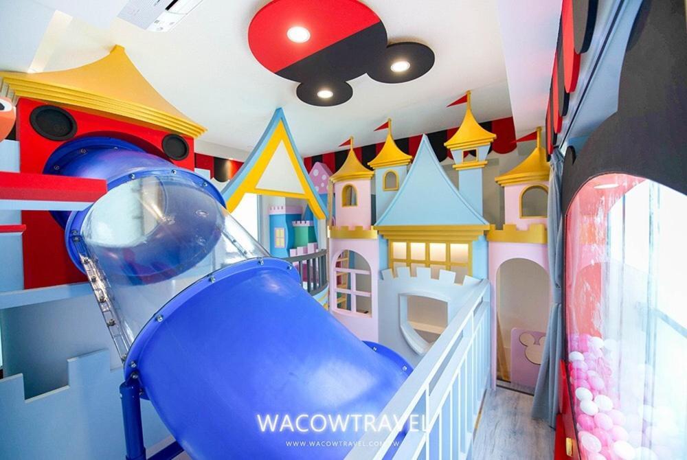 Fun Holiday Family Hostel 台南 エクステリア 写真