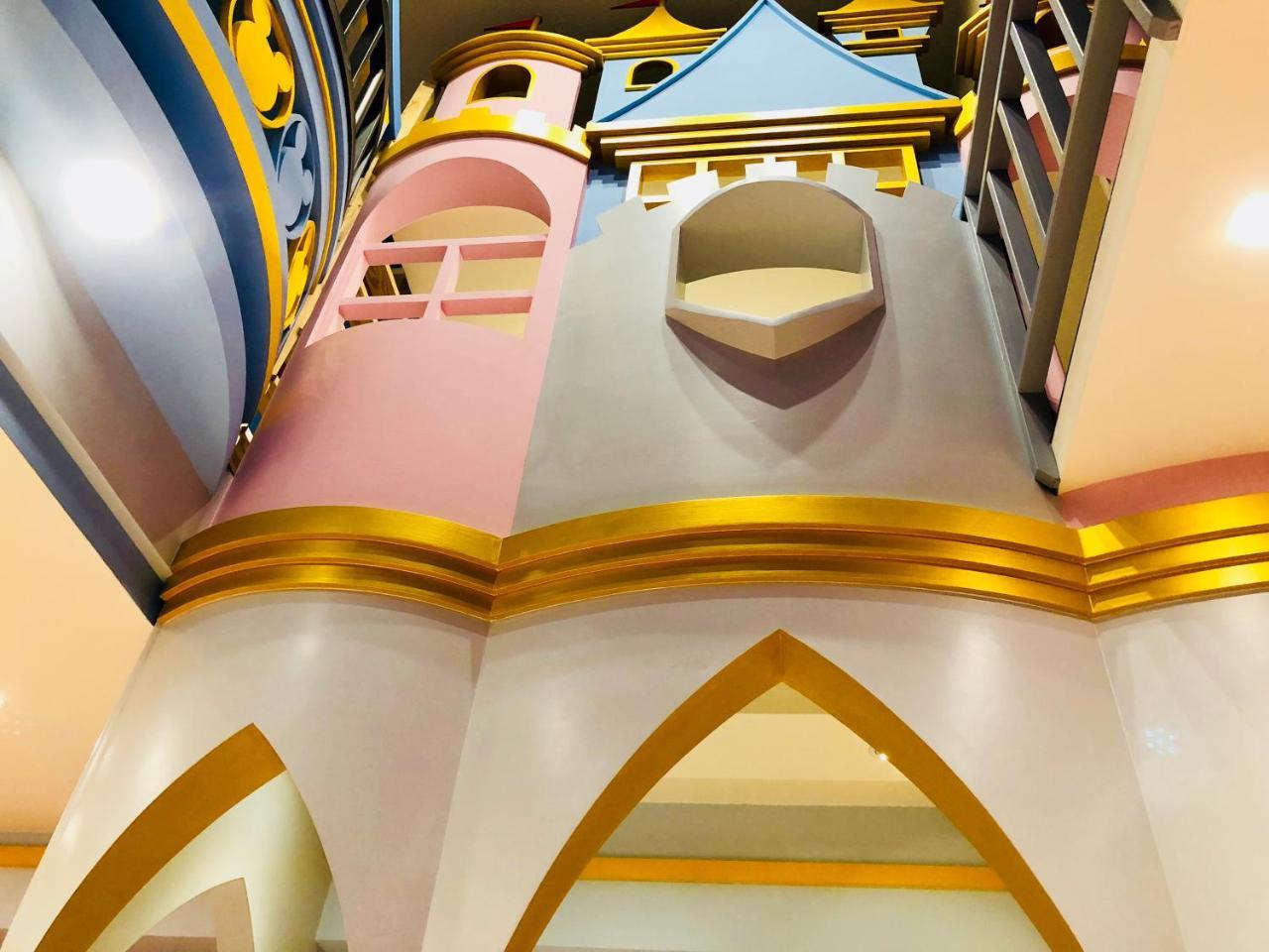 Fun Holiday Family Hostel 台南 エクステリア 写真