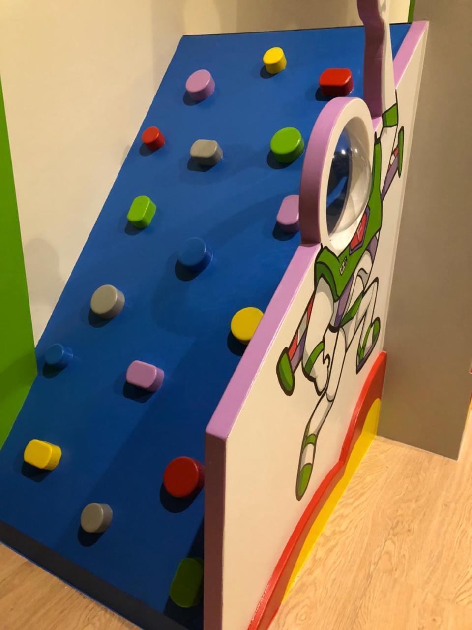 Fun Holiday Family Hostel 台南 エクステリア 写真